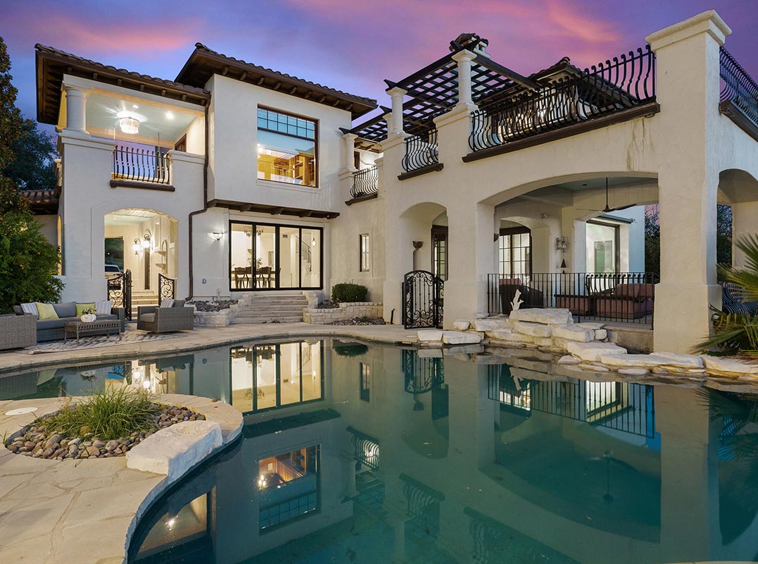 Immaculate Waterfront Estate in Costa Bella